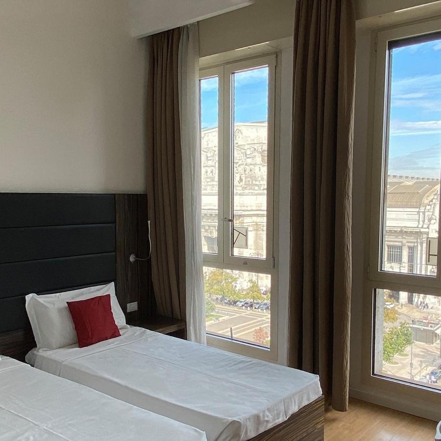 Ih Hotels Milano Centrale Guest House Luaran gambar